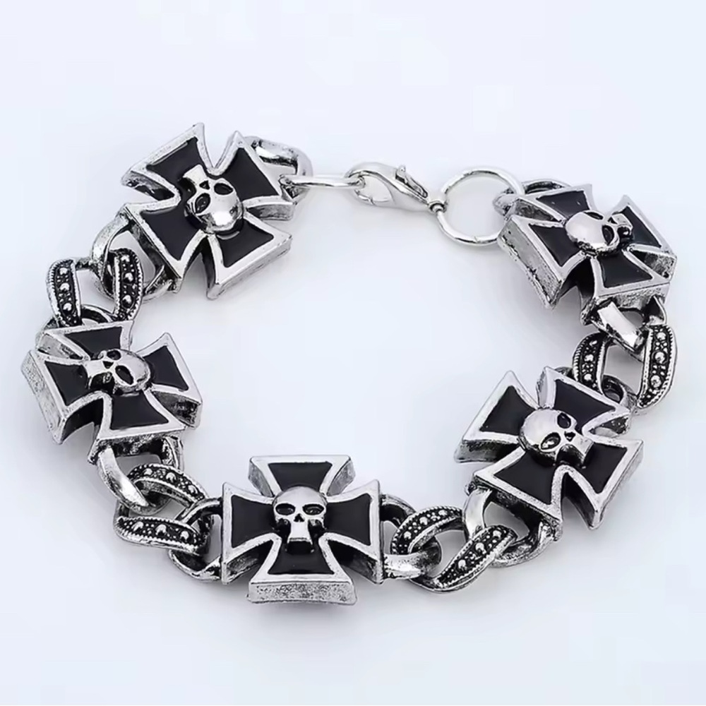 7.5 Inches Y2K Silver and Black Skull and Crosses Charm Bracelet  New